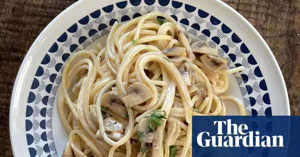 Rachel Roddy’s recipe for spaghetti with mushrooms, soft cheese and herbs — Lifestyle | The Guardian