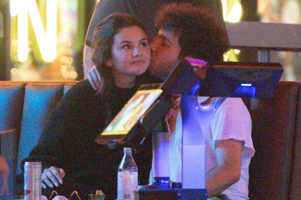 Selena Gomez and Benny Blanco have a bowling date night and more star snaps — Pagesix