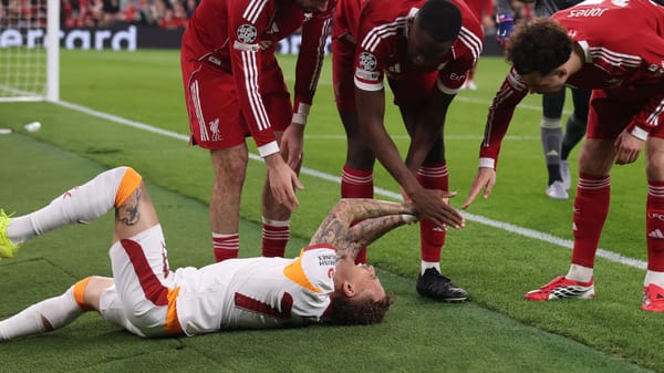Galatasaray to sue after Noa Lang's Anfield thumb injury — Goal