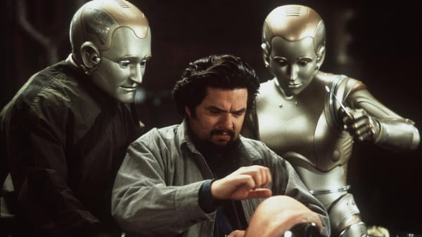 Disney Sci-Fi Film 'Bicentennial Man' Becomes a Streaming Hit — Movieweb