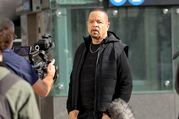 Ice T Shares Behind-the-Scenes Photo from SVU Filming — Nbc