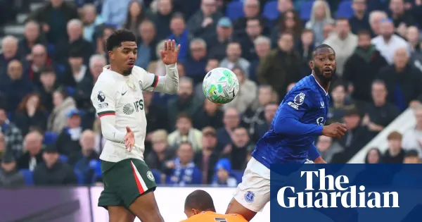 Everton turn up heat on Rosenior as Beto double and Ndiaye sink Chelsea — Football | The Guardian